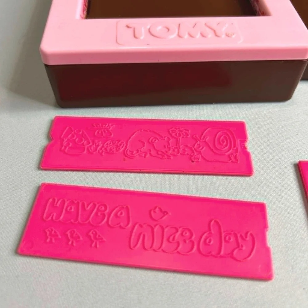 Vintage Tomy Great Greetings Rubbing Plate Art Set Pink 9 Reversible Plates